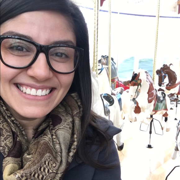 Meet your Posher, Christina - Picture 1 of 8